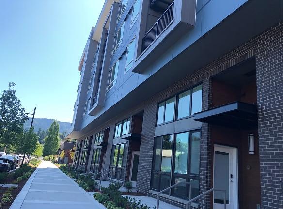 Vale Apartments - 955 7th Ave NW - Issaquah, WA Apartments for Rent