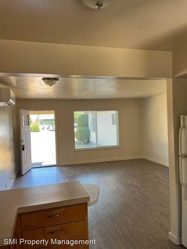 1740 Main St SE  1740-1746 Main St SE & 1095 18th Ave SE for Sale