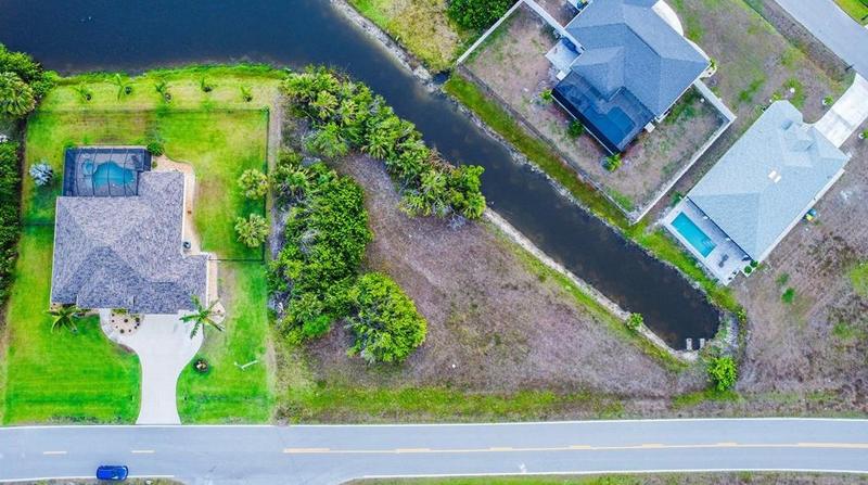250 Indian Creek Dr, Rotonda West, FL 33947 - MLS D6129411 for Sale