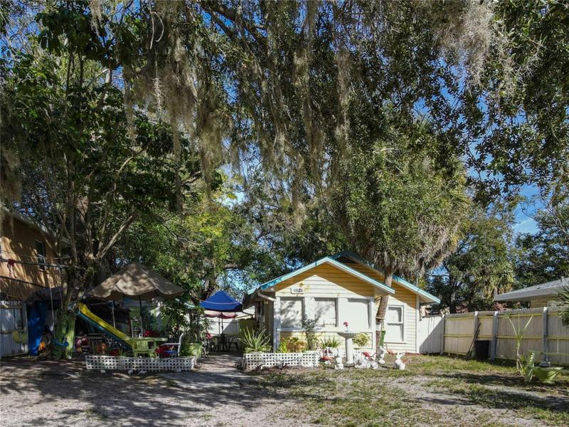 1625 9TH ST, SARASOTA, FL 34236 Single Family Residence For Sale  MLS# A4595874