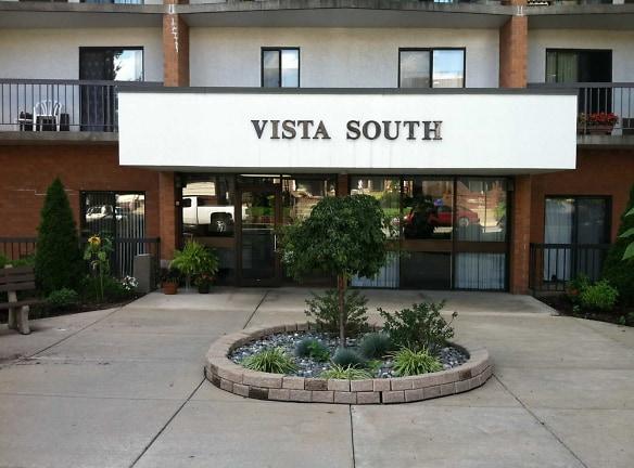 Vista South Apartments - 1116 S Mercer St - New Castle, PA Apartments for Rent