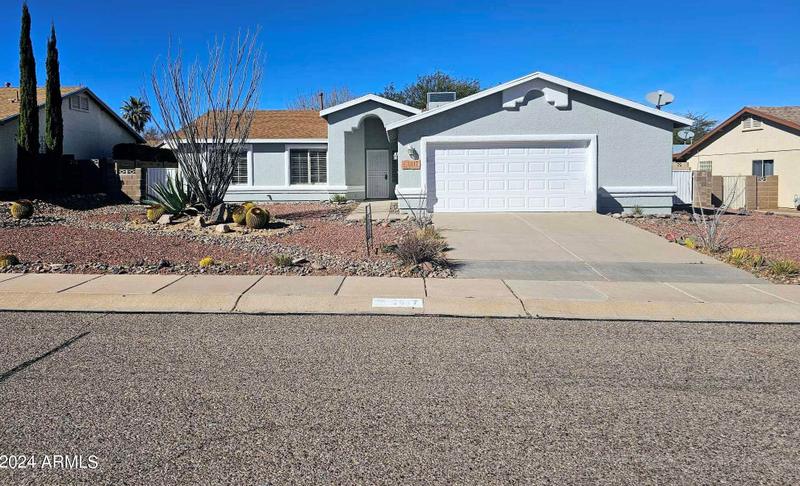 2917 Mountain Ridge Dr, Sierra Vista, AZ 85650 - MLS 6650819 for Sale