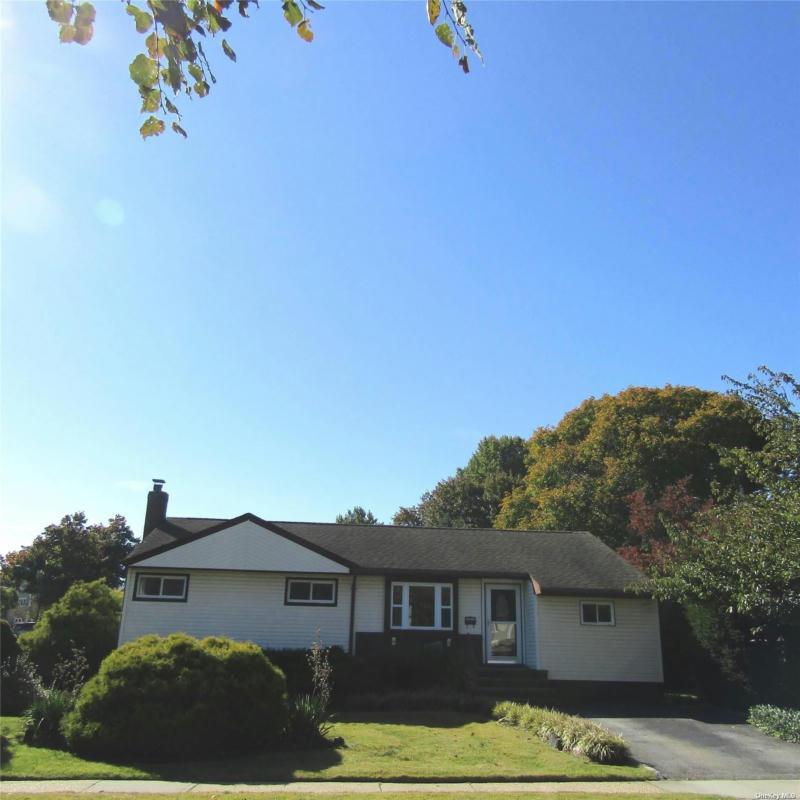 22 MARGARET DR, Plainview, NY 11803 Single Family Residence For Sale  MLS# 3505896