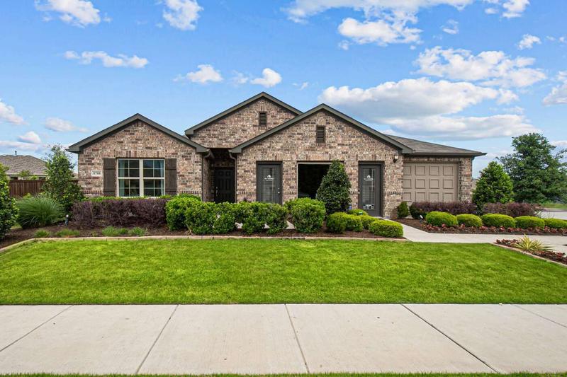 8904 Flying Eagle Lane, Fort Worth, TX 76131  614812167 for Sale