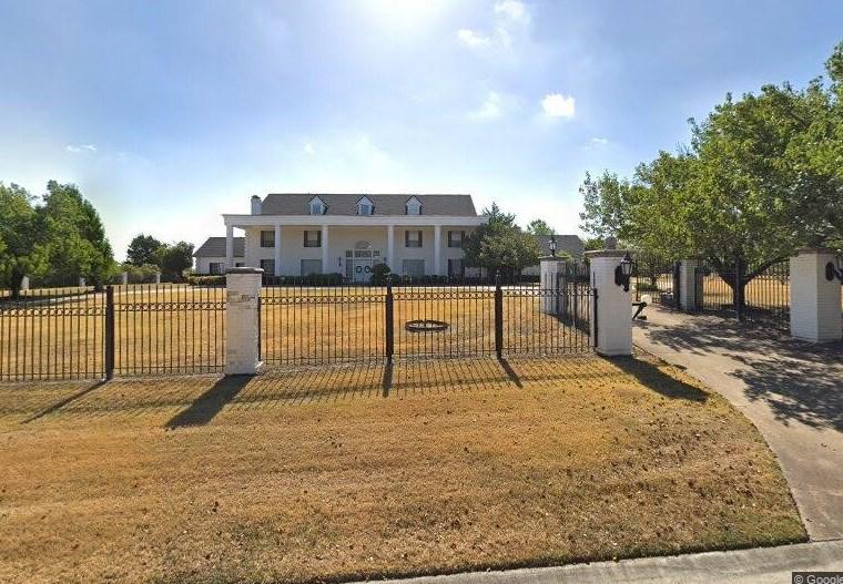 900 Frost Hollow Dr, De Soto, TX 75115 - MLS 20376255 for Sale