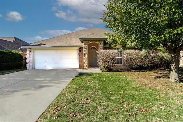 425 WILLOW VISTA DR, Saginaw, TX 76179 Single Family Residence For Sale  MLS# 20482564