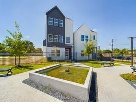 8323 Springwood Creek Ln, Houston, TX 77055 for Sale