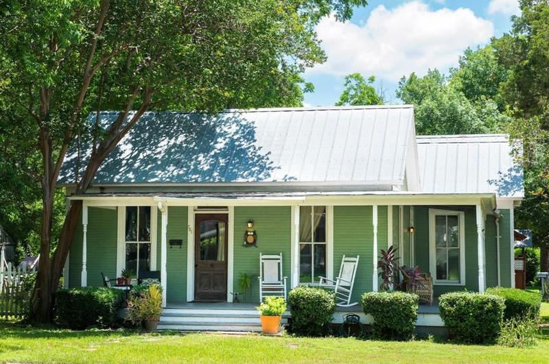 701 Pecan St, Bastrop, TX 78602 - MLS 6461432 for Rent