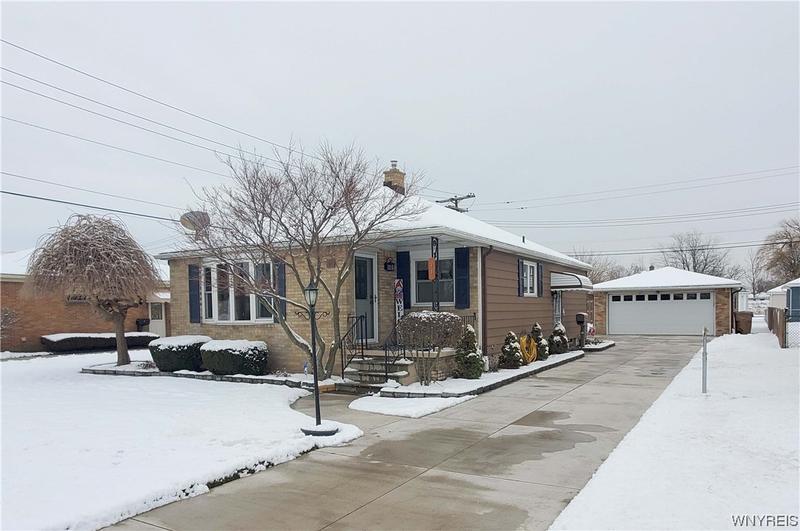 31 Nandale Dr, Cheektowaga, NY 14227  MLS# B1516232 for Sale