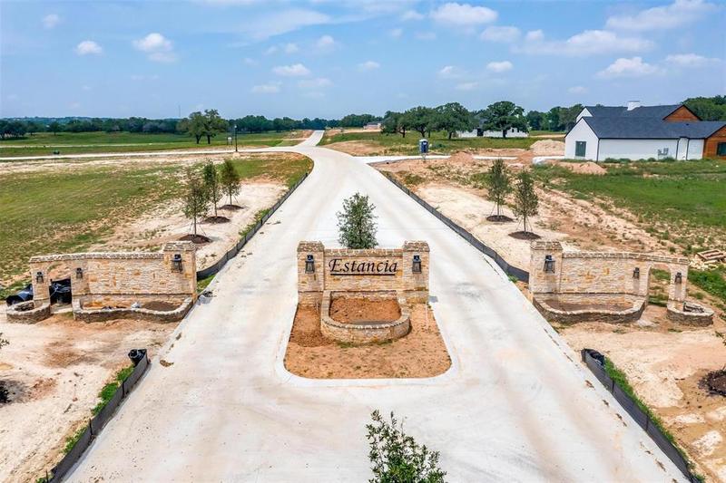 1031 Estancia Blvd, Weatherford, TX 76088 for Sale