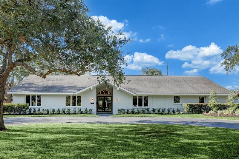5698 Bayou Glen Rd, Houston, TX 77056 for Sale