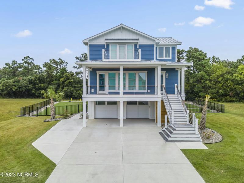 45 INTRACOASTAL OVERLOOK, Hampstead, NC 28443 Single Family Residence For Sale  MLS# 100409389