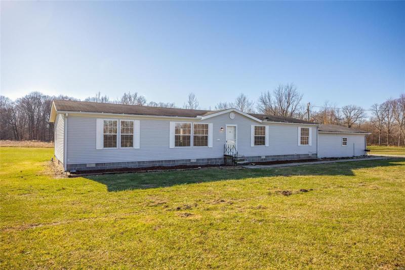 Mount Olive, Macoupin County, IL House for sale Property ID: 418483891