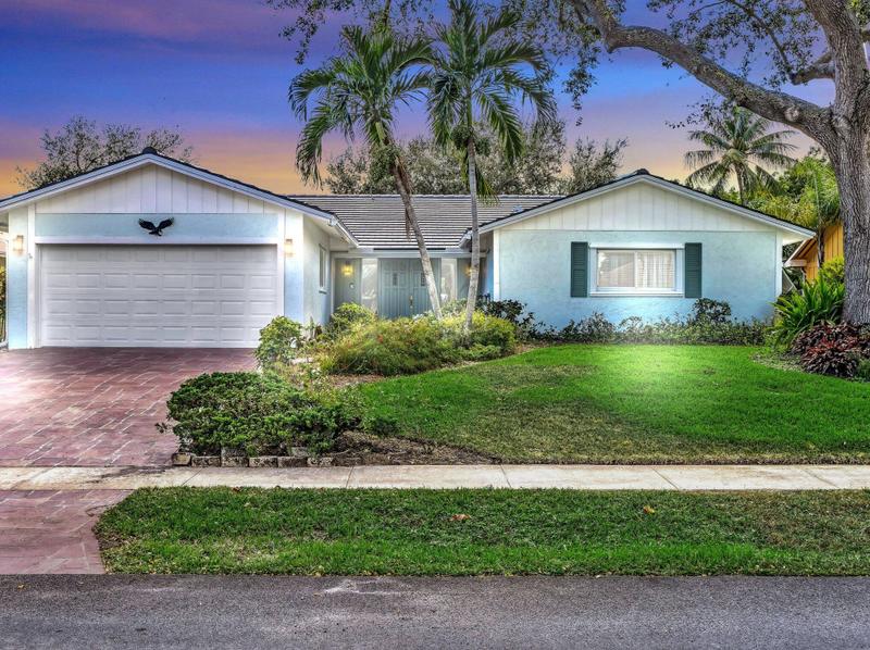 3264 Lakeview Dr, Delray Beach, FL 33445 - MLS RX-10932374 for Sale