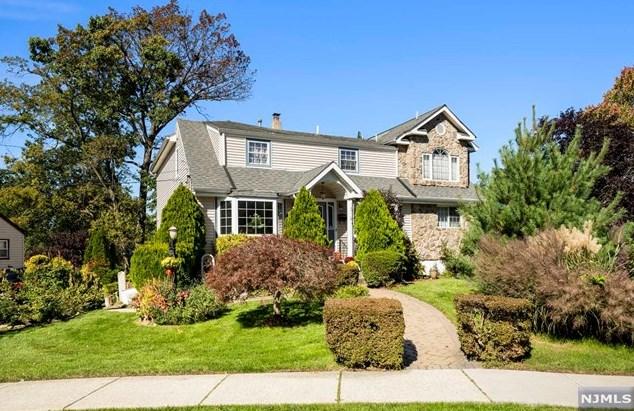 44 Franklin Ave, Fairview, NJ 07022 - MLS 23032604 for Sale