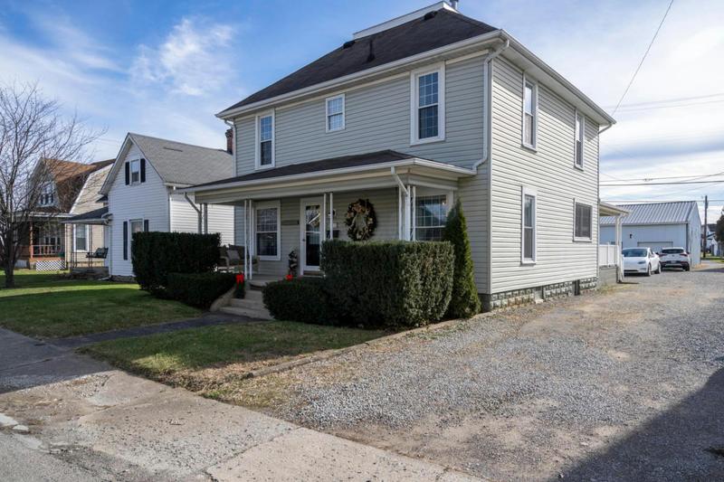 813 CLINTON AVE, Washington Court House, OH 43160 Single Family Residence For Sale  MLS# 223040168 for Rent
