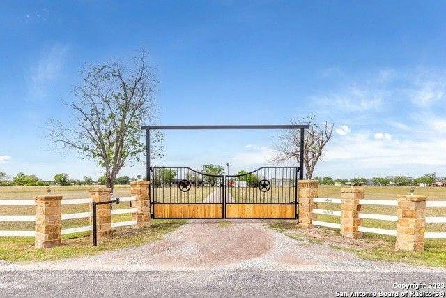 Natalia, Medina County, TX Farms and Ranches, House for sale Property ID: 418532971