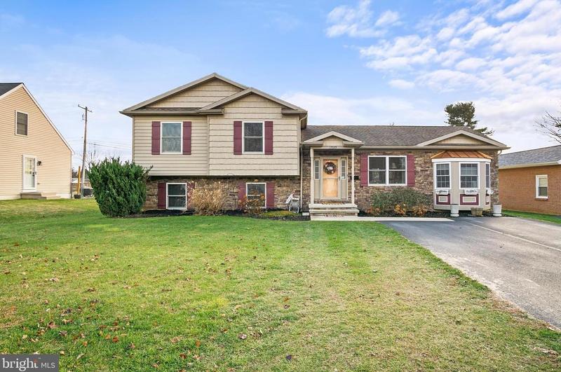17325 Diane Dr, Hagerstown, MD 21740 - MLS MDWA2019232 for Sale