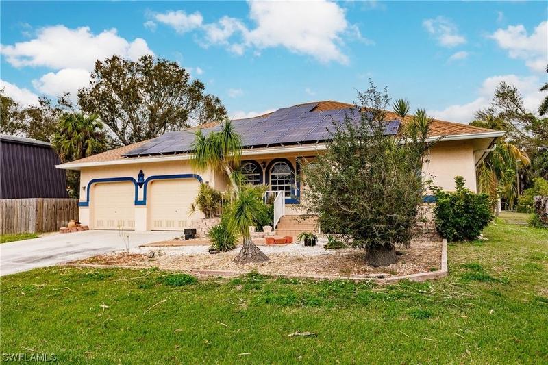 North Fort Myers, Lee County, FL Lakefront Property, Waterfront Property, House for sale Property ID: 418677218