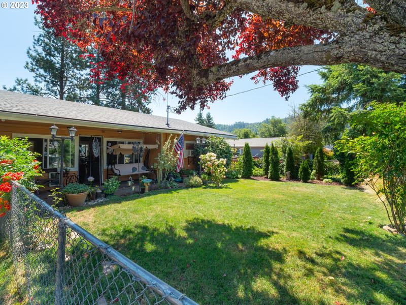429 W AGEE ST, Roseburg OR 97471 for Sale