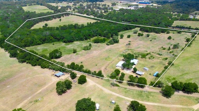 1601 Babylon Ln, Schulenburg, TX 78956 - MLS 64877294 for Sale