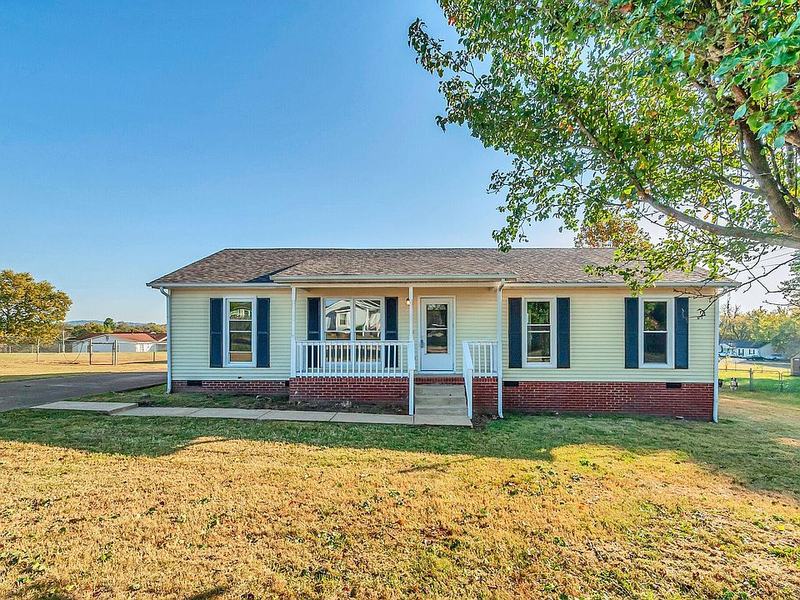 4BR/2bath For Rent in Columbia, TN #104 Hollywood Hills Dr
