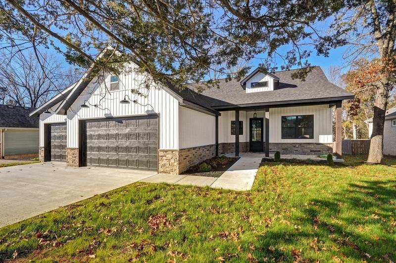 5669 S Cloverdale Ln, Battlefield, MO 65619  MLS# 60249457 for Sale