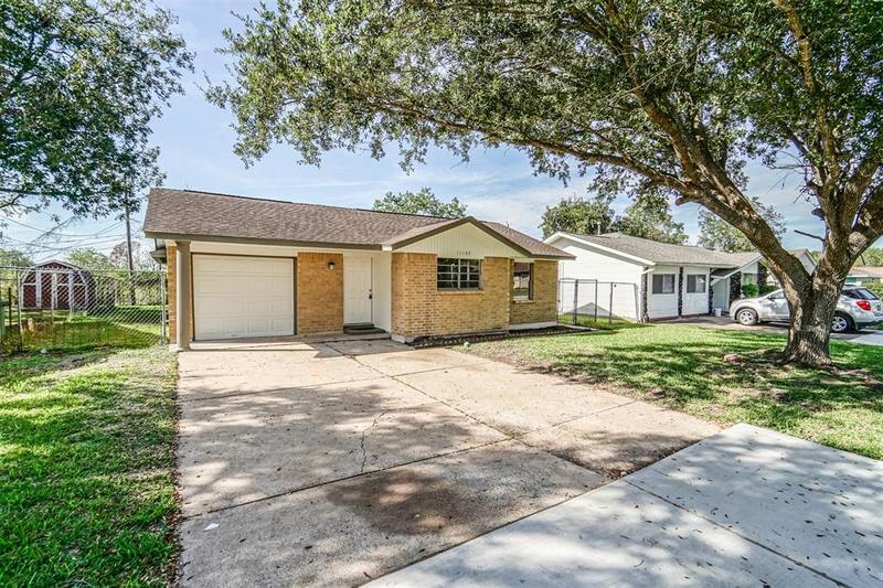 11102 Roandale Dr, Houston, TX 77048 for Sale