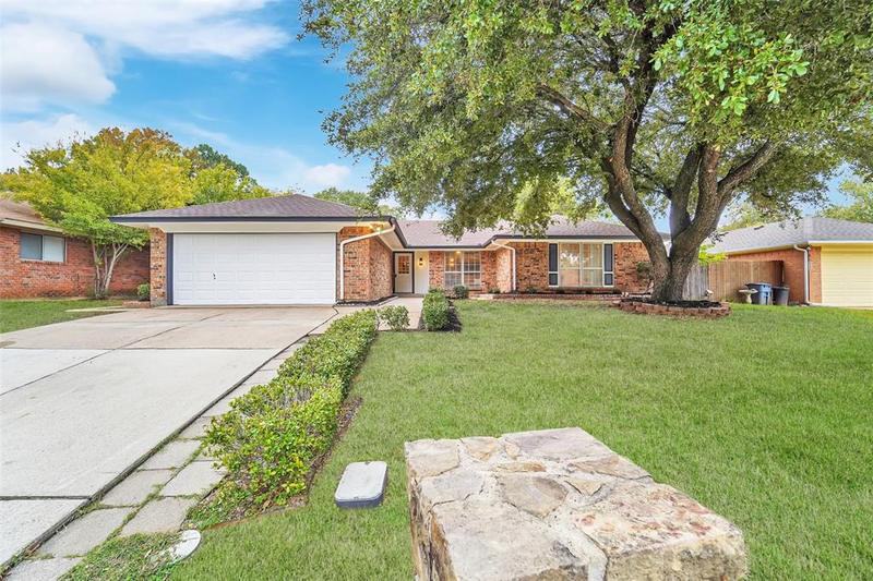 1206 Brookfield Ln, Mansfield, TX 76063 for Sale