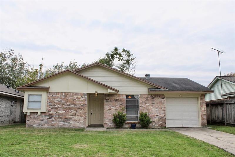 4826 Redfish Reef Dr, Bacliff, TX 77518 for Rent