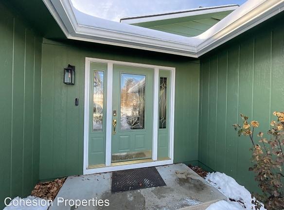 5453 Sunderland Dr - Boise, ID 83704 - Home For Rent