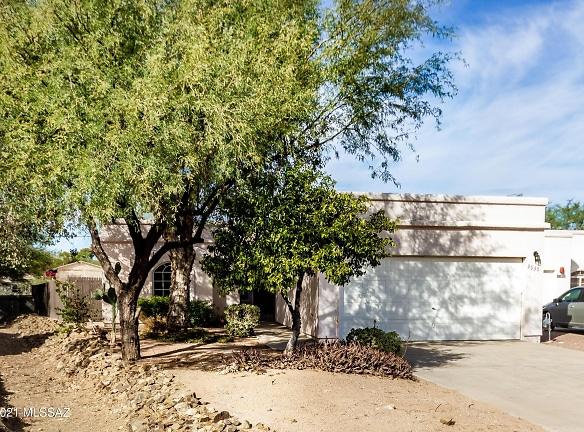 3935 N Vine Tree Pl - Tucson, AZ 85719 - Home For Rent
