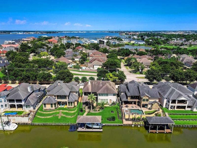 119 Blue Water Way Pvt, Kemah, TX 77565 for Sale