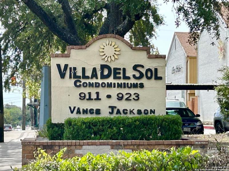 923 VANCE JACKSON RD #305, San Antonio, TX 78201-2762 for Sale