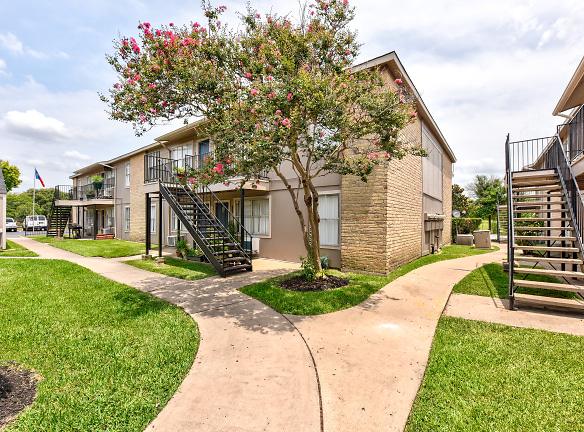 Ranchwood - 5251 Gasmer Dr - Houston, TX Apartments for Rent