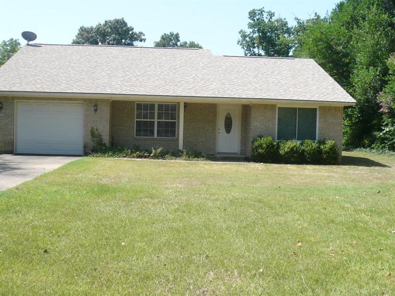 1404 NE Whitehead St, Smithville, TX 78957 for Sale