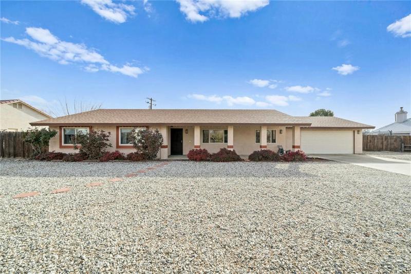 19823 SHOSHONEE RD, Apple Valley, CA 92307 Single Family Residence For Sale  MLS# PW24010737