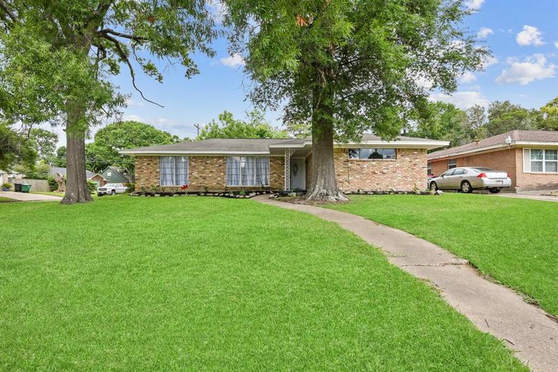 5531 Whispering Creek Way, Houston, TX 77017 for Sale