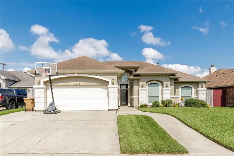 3033 Charles Dr, Corpus Christi, TX 78410 for Sale