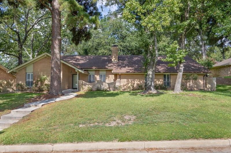 3829 Cloverdale Dr, Tyler, TX 75701 - MLS 87199730 for Sale