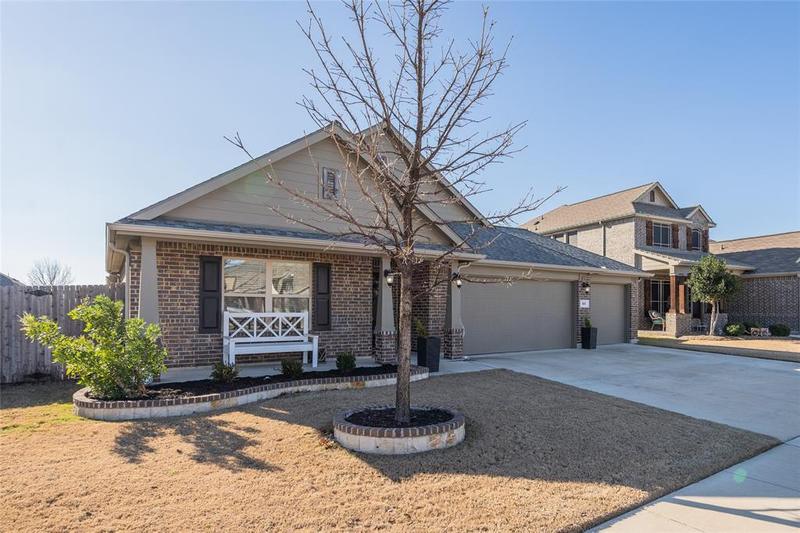 801 Cropout Way, Fort Worth, TX 76052 for Sale