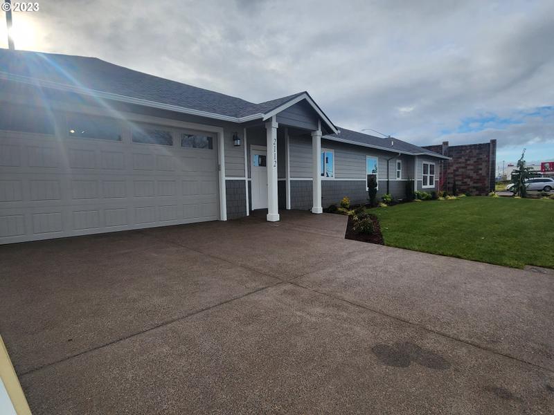 2112 RAINIER RD, Woodburn OR 97071 for Sale