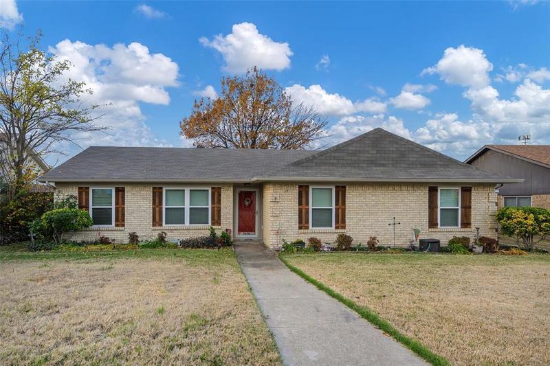 2824 Chisolm Trl, Mesquite, TX 75150  MLS# 20499469 for Sale