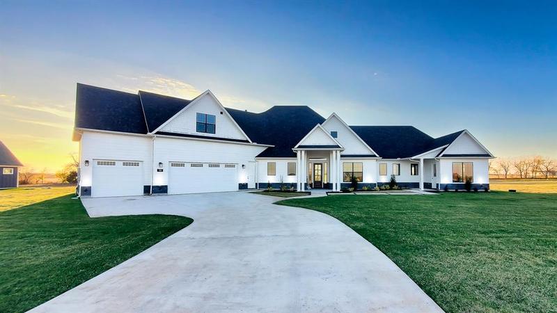 705 Lexington Ln, Nevada, TX 75173 for Sale