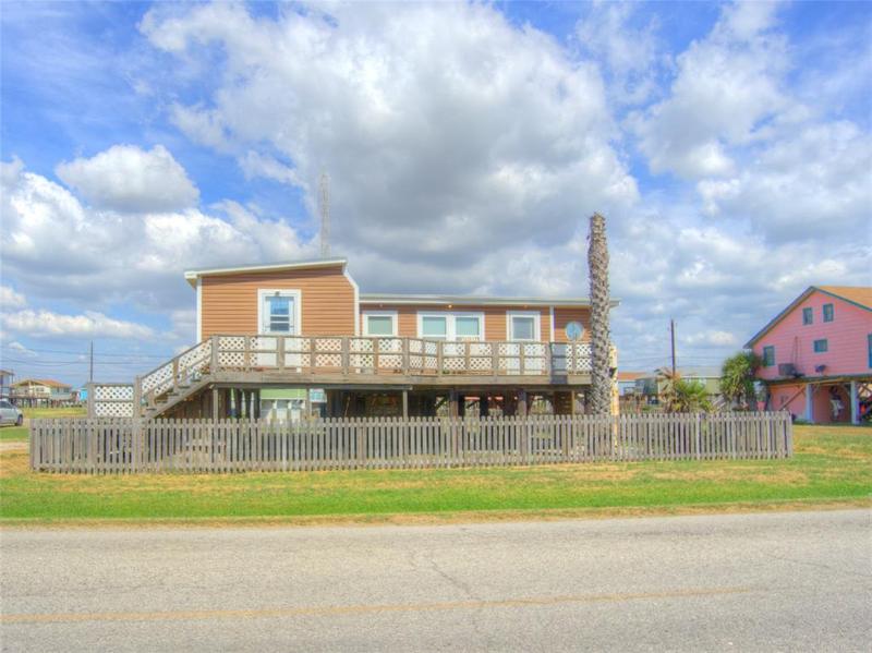 818 Fort Velasco Dr, Surfside Beach, TX 77541 for Sale