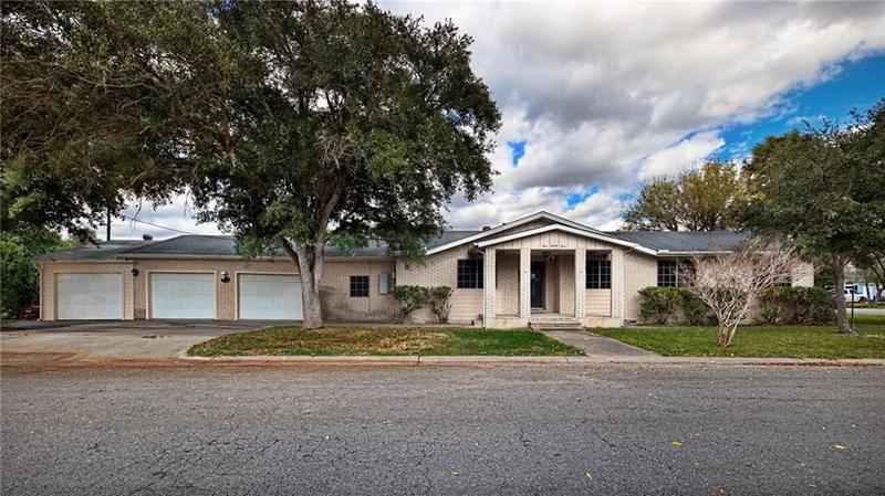 323 3rd St, Sinton, TX 78387 for Sale