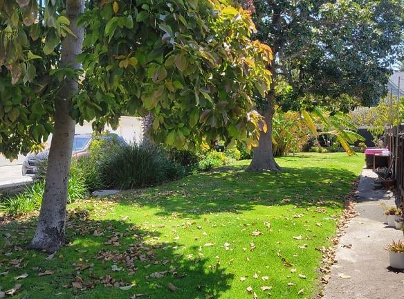 2404 Grandview Ave - Los Angeles, CA 90291 - Home For Rent