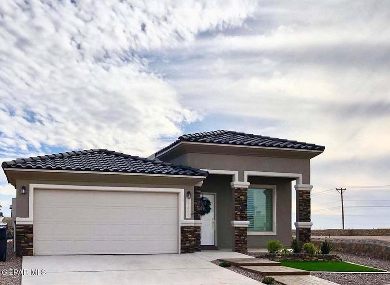 832 Paseo Dulce Avenue, Horizon City, TX 79928 for Sale
