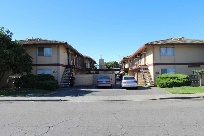 Lodi, CA - Apt - $1,150.00 Available January 2024  200-208 E Vine St for Sale