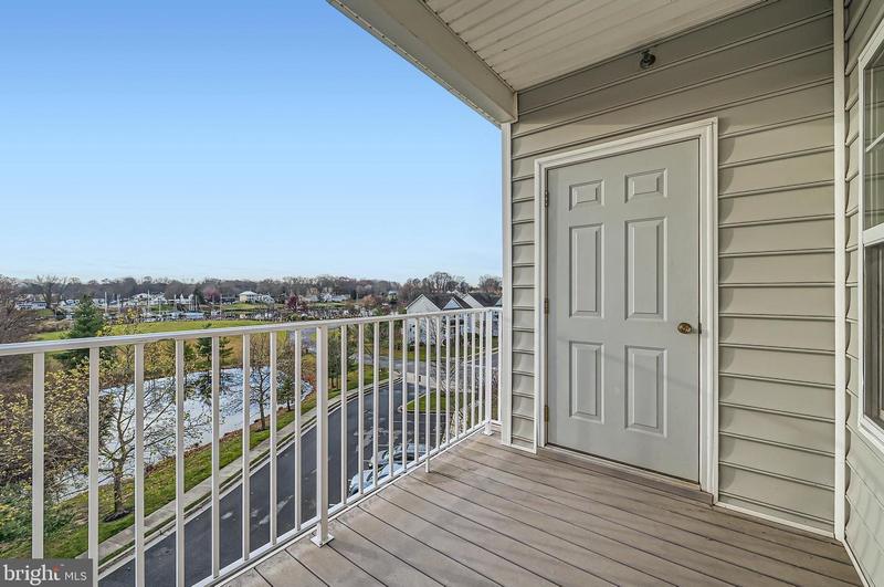 592 Hopkins Landing Dr #592, Esinteraction, MD 21221 - MLS MDBC2084250 for Sale